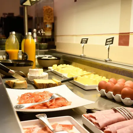 皮扎伊城堡酒店 酒店