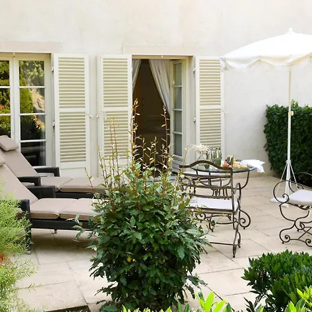 Chateau De Pizay Отель Бельвиль-сюр-Саон