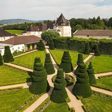 Chateau De Pizay 4*