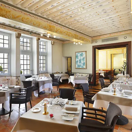 Chateau De Pizay Отель Бельвиль-сюр-Саон