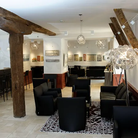 Chateau De Pizay Отель