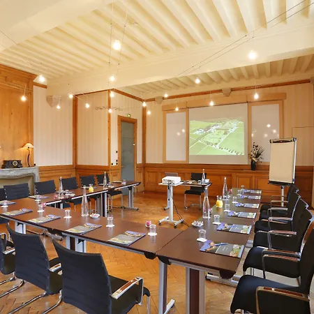 Chateau De Pizay Отель Бельвиль-сюр-Саон