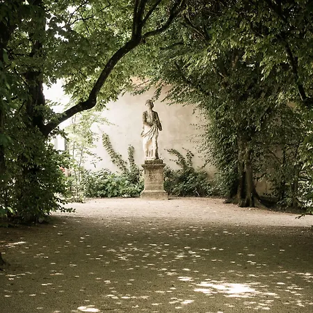 Chateau De Pizay 4* Бельвиль-сюр-Саон