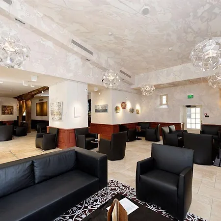 Chateau De Pizay Hotel