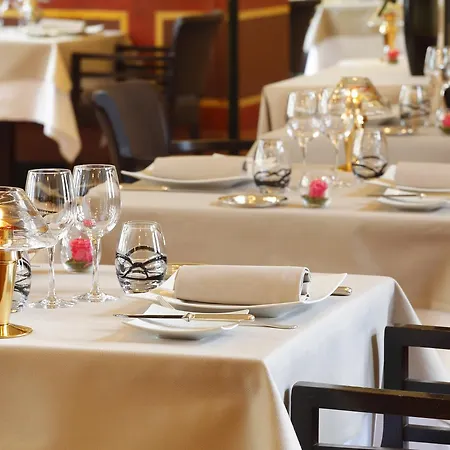 Chateau De Pizay Отель 4*