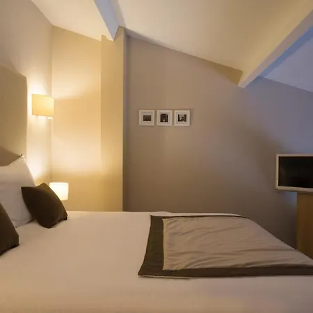 Chateau De Pizay Hotel